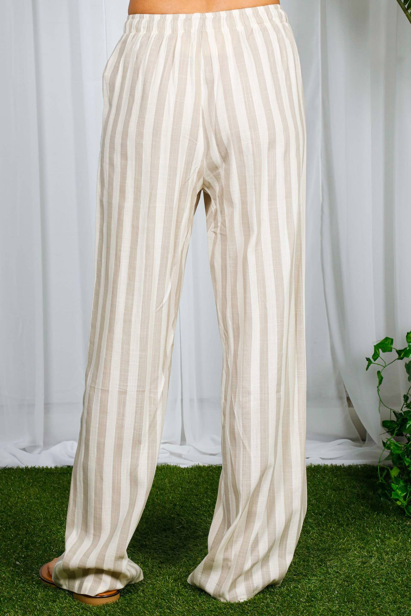 High-Rise Smocked Band Pocket Detail Stripe Pants VP82353